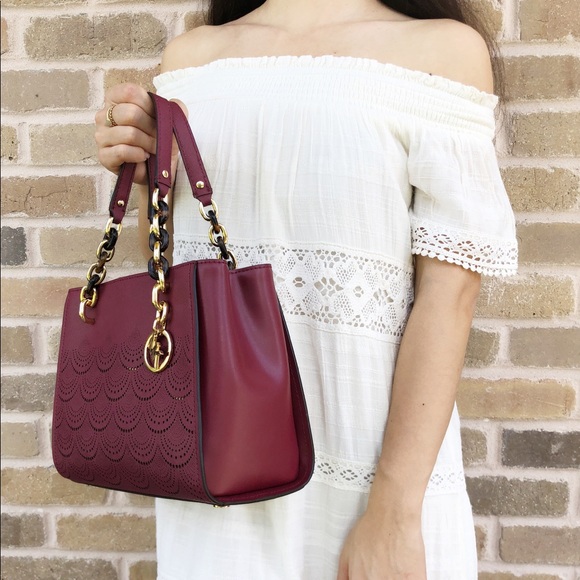 Gaby’sBags👜💕-NWT Michael Kors Medium Tote - Picture 3 of 8